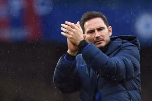 Lampard vẫn đều đặn nhận hơn 85.000 euro mỗi tuần dù đã bị Chelsea sa thải tháng Giêng.