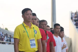 HLV Huỳnh Đức không hài lòng với cầu thủ nhà sau trận thua Sài Gòn FC ở vòng 11 V-League.