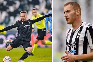 Kulusevski và Arthur trong màu áo Juventus.
