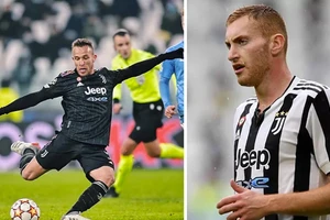 Kulusevski và Arthur trong màu áo Juventus.
