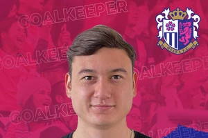 Fanpage của Cerezo Osaka đăng ảnh xác nhận Đặng Văn Lâm đã thành người của họ.