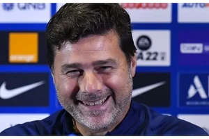 Pochettino bất ngờ khi Messi cập bến PSG.