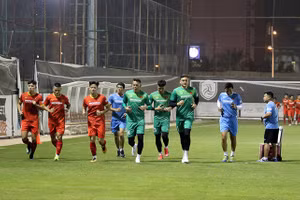 Văn Lâm có buổi tập đầu tiên cùng đội tuyển Việt Nam sau gần 2 năm vắng mặt.