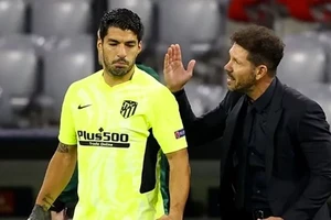 Simeone phấn khích vì nghe tin Atletico Madrid chiêu mộ Suarez.