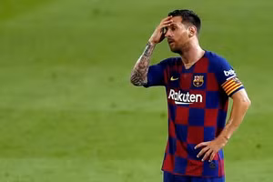 La Liga tính đường "ưu ái" để Barca giữ chân Messi.