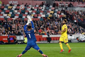 Salah và các đồng đội tại Liverpool chỉ kiếm được 1 điểm trước Brentford.