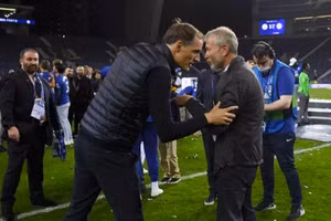 Tỷ phú Roman Abramovich chúc mừng thầy trò Tuchel vô địch Champions League.