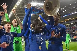 Kante bất ngờ không có tên trong đội hình tiêu biểu Champions League.