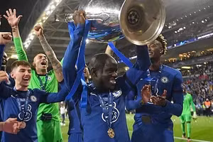 Kante bất ngờ không có tên trong đội hình tiêu biểu Champions League.