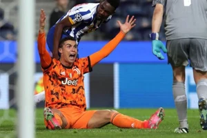 Ronaldo bị chỉ trích không thương tiếc sau trận thua của Juve trước Porto.