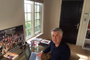 Căn nhà riêng của chiến lược gia Ancelotti bị trộm viếng thăm.
