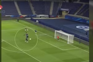 Video: Mbappe gây sốt với bàn thắng ‘xưa nay hiếm’