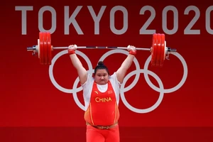 Đô cử Trung Quốc Li Wenwen phá 3 kỷ lục Olympic.