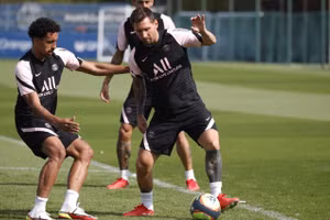 Messi vẫn đang tập luyện tích cực với các đồng đội mới tại PSG.