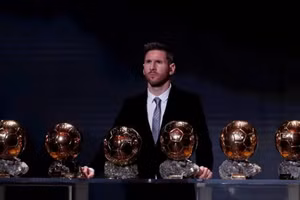 Ban tổ chức bác tin Messi đoạt Quả bóng Vàng thứ 7.