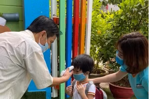 Học sinh Trường MN tư thục ở quận 8, TP.HCM trong ngày trở lại trường năm 2020 . Ảnh:NTCC 