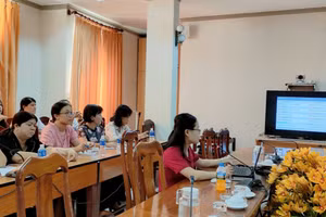 Giáo viên Tây Ninh tham gia tập huấn SGK chương trình GDPT mới 2018. Ảnh: Sở GD&ĐT Tây Ninh