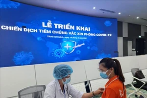 TP Hồ Chí Minh chính thức triển khai Chiến dịch tiêm chủng vắc xin phòng Covid-19 ngày 19/6. (Ảnh: Sở Y tế). 