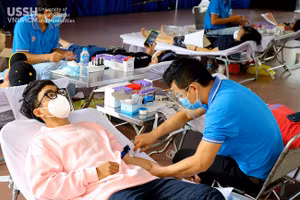 Nhiều sinh viên USSH đăng ký tham gia hiến máu cứu người - (Ảnh: USSH).