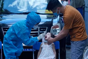 HCDC truy vết xét nghiệm các trường hợp liên quan đến ca nhiễm Covid-19 (Ảnh:HCDC)