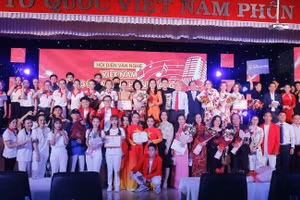  Trao giải thưởng cho các trường tham gia Hội diễn.