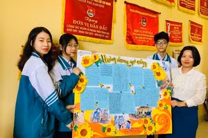 Giáo viên và học sinh Trường THPT Trần Hưng Đạo cùng thắp lửa đam mê để dạy tốt - học tốt.