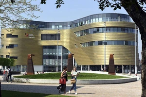 Trường Đại học Teesside, Anh.