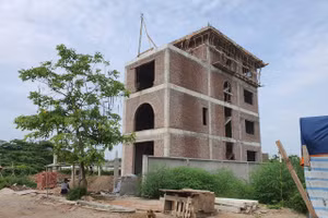 Căn biệt thự vượt tầng tại Làng Việt Kiều quốc tế đang hoàn thiện.