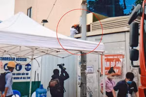 Tổ cưỡng chế đục tường…