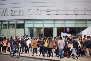 Ký túc xá trên khắp nước Anh đều đã kín chỗ.