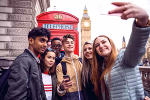 Du học sinh Ấn Độ theo học tại Vương quốc Anh.