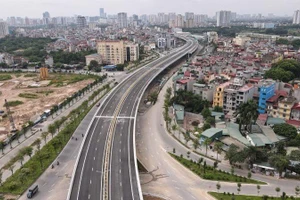 Tuyến Metro trên cao dọc xa lộ Hà Nội, TPHCM.