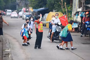 Học sinh Thái Lan trở lại trường sau thời gian dài học trực tuyến.