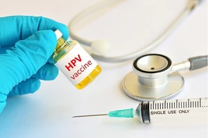 Việc tiêm vắc-xin HPV cho nam được coi là rất quan trọng.