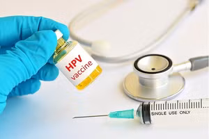 Việc tiêm vắc-xin HPV cho nam được coi là rất quan trọng.