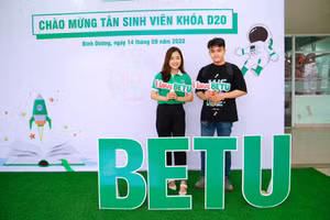 Tân sinh viên nhập học đợt 1 vào ngày 14/9/2020 tại Trường ĐH Kinh tế - Kỹ thuật Bình Dương. Ảnh NTCC