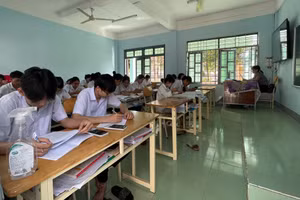 Nhà trường sẵn sàng các điều kiện về cơ sở vật chất, con người... để kỳ thi tốt nghiệp THPT 2023 diễn ra thuận lợi, thành công.