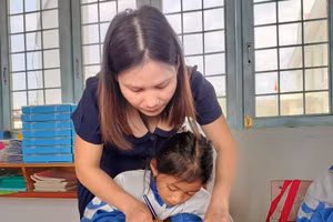 Cô Nguyễn Thị Mỹ Liên luôn hết lòng vì học sinh.