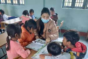 Học sinh tại huyện Kbang còn nhiều khó khăn, thiếu thốn. 