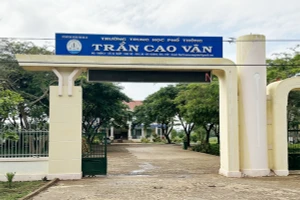 Trường THPT Trần Cao Vân nơi xảy ra vụ việc.