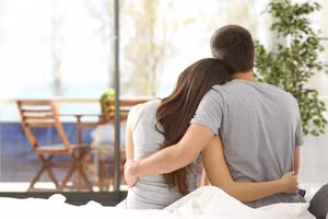 Làm "chuyện ấy" thường xuyên không gây hại cho thận