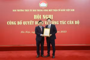 Ông Nguyễn Văn Dũng làm Phó Tổng Biên tập Tạp chí Mặt trận