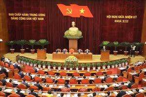 Hội nghị giữa nhiệm kỳ Ban Chấp hành Trung ương Đảng khoá XIII. Ảnh: TTXVN