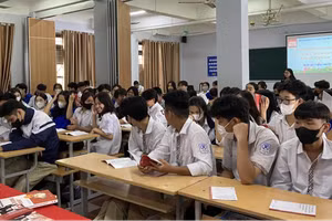 Học sinh THPT Nguyễn Tất Thành, Thanh Xuân 'vỡ òa' với phương pháp tiếng Anh mới