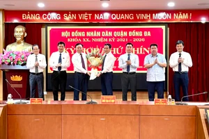 Ông Nguyễn Thanh Tùng giữ chức Phó Chủ tịch UBND quận Đống Đa 