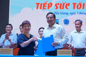 Ký kết thỏa thuận hợp tác giữa Sở GD&ĐT tỉnh Tiền Giang với Báo GD&TĐ sáng 5/8/2023. 