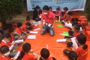 Đông đảo học sinh hào hứng tham gia trải nghiệm