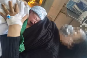 Hai mẹ con sản phụ vừa trải qua cơn "vượt cạn"