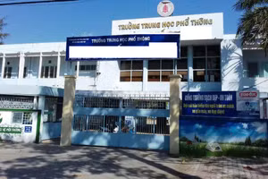 Trường THPT nơi xảy ra vụ việc.