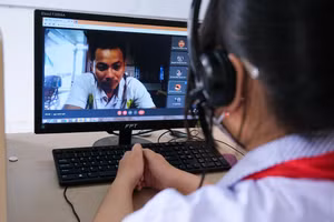 HS huyện Cờ Đỏ, TP Cần Thơ trong giờ học trực tuyến.